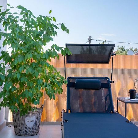 Apartment Paula With Private Jacuzzi And Parking- Near The Beach Zára Kültér fotó