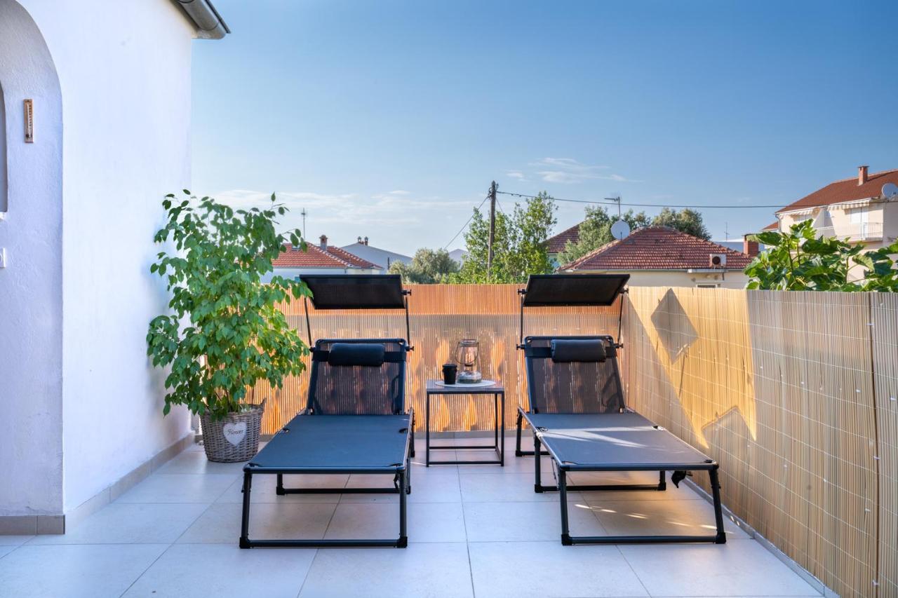 Apartment Paula With Private Jacuzzi And Parking- Near The Beach Zára Kültér fotó