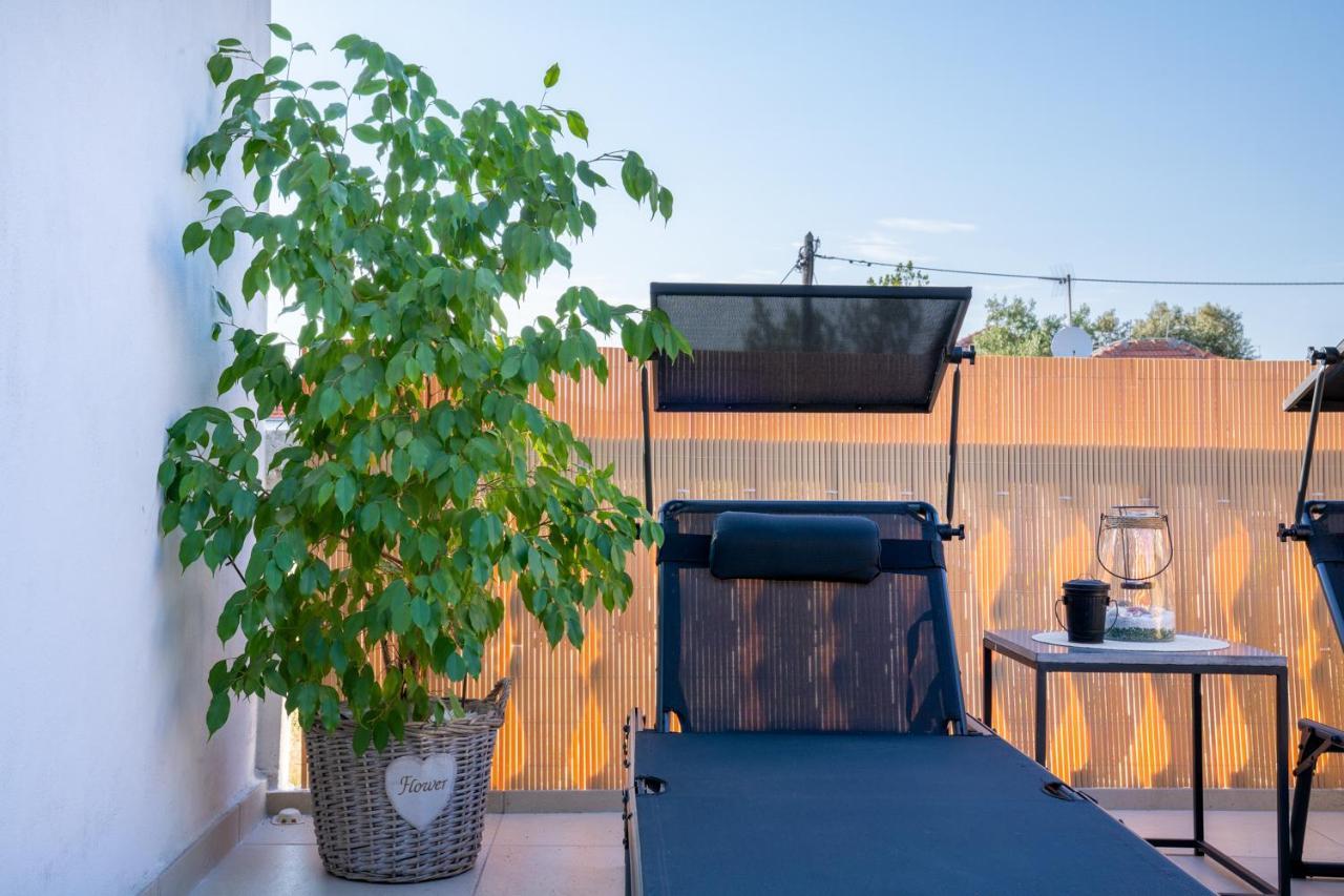 Apartment Paula With Private Jacuzzi And Parking- Near The Beach Zára Kültér fotó